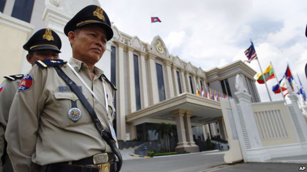 Полиция Камбоджи задержала 119 китайцев за мошенничество