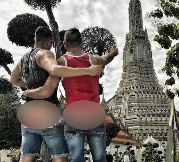 В Таиланде освободили американцев, сделавших фото в обнаженном виде у храма