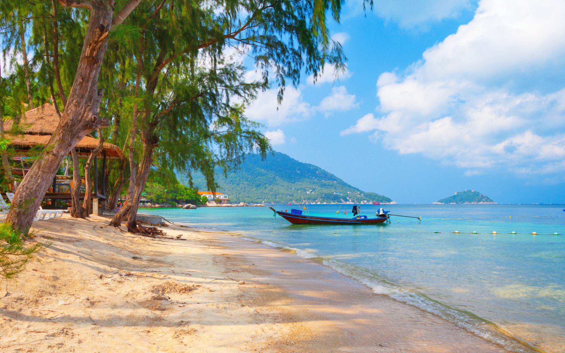 Власти Таиланда снимают ковидные ограничения в курортных провинциях