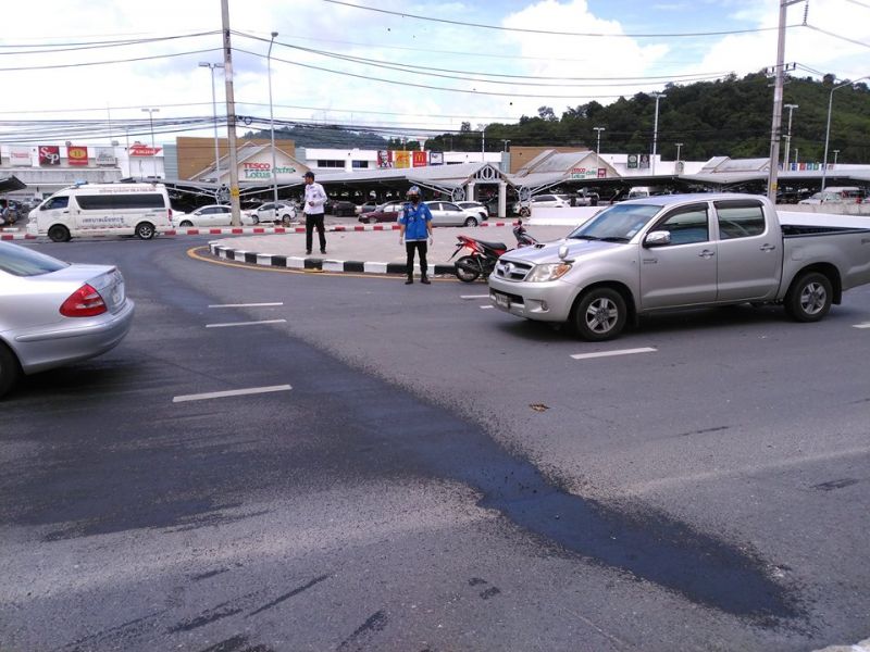 Серия дорожных аварий произошла у Tesco Lotus на Bypass Rd после полудня 22 мая