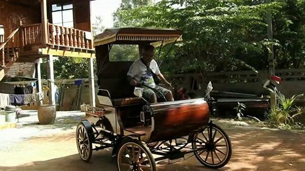 Повозка без лошадей: тайский умелец смастерил реплику брички 19 века