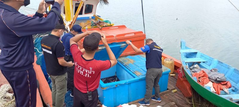 Индонезийских рыбаков арестовали за промысел в тайских водах и передали полиции Чалонга
