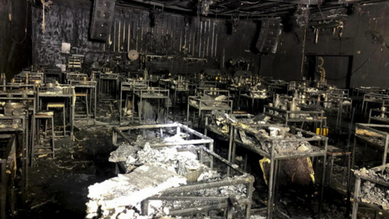 Количество погибших в результате пожара в пабе Mountain B в Чонбури увеличилось