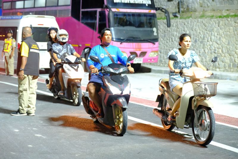 Власти Пхукета открыли движение через перевал Кату-Патонг на мотоциклах