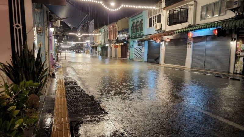 Дожди в ночь с 30 на 31 октября спровоцировали локальные наводнения на Пхукете