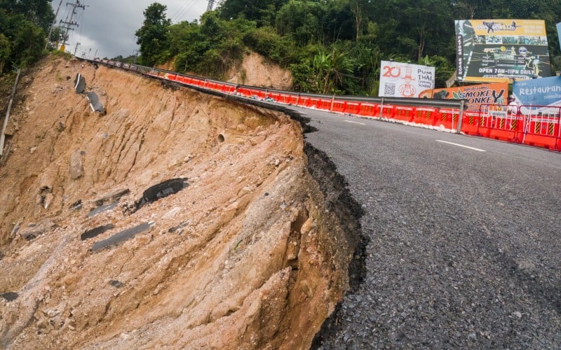Работы по восстановлению обвалившегося участка дороги Кату-Патонг могут продлиться дольше