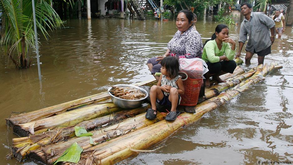 Индонезия оказала помощь Камбодже после наводнения
