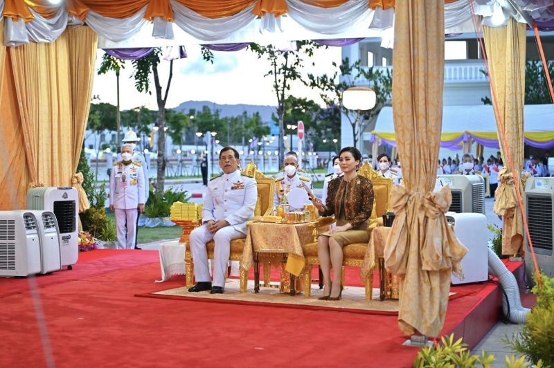Впервые за ровно половину века остров почтил своим присутствием Король Таиланда