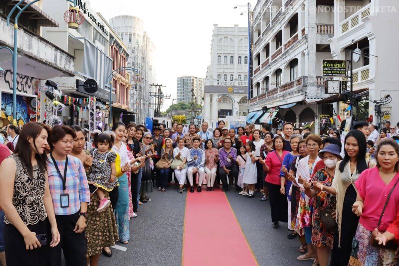 В воскресенье, 19 ноября, в рамках ярмарки была открыта «Улица искусства»
