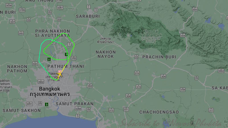 Лайнер авиакомпании Thai LionAir совершил экстренную посадку в Бангкоке около полудня