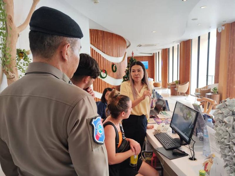 Полиция Пхукета по горячим следам раскрыла дело о краже телефона у туристки на пляже Ао-Йон