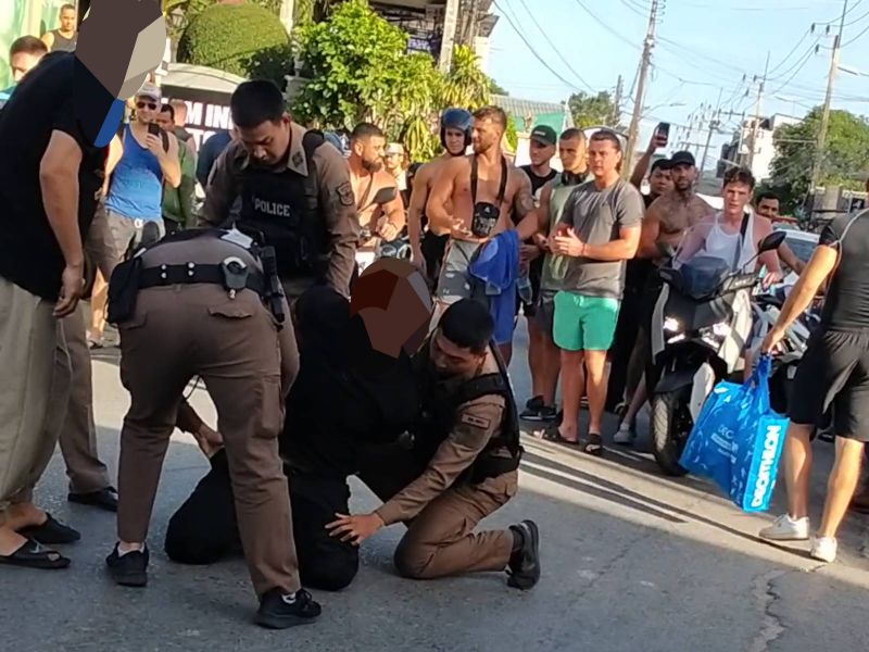 Полиция Пхукета задержала вооруженного ножом иностранца на улице Soi Ta-Ied в Чалонге