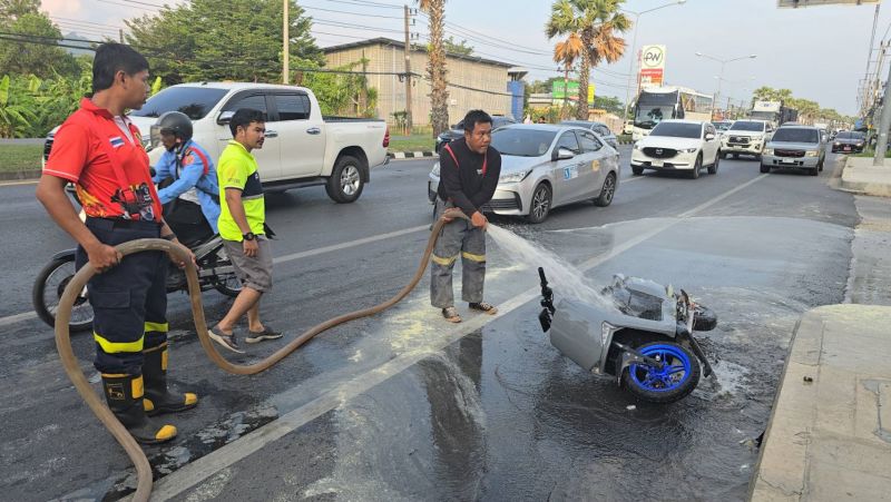Житель Таланга лишился недавно купленного электрического скутера после того, как байк загорелся