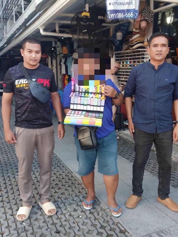 Пять человек были арестованы в ходе прошедшей 14 мая в Патонге облавы на уличных продавцов электронных сигарет