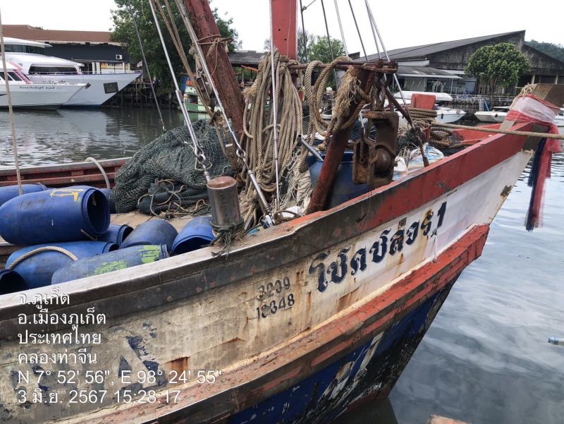 Сразу два рыболовецких судна попали в угрожающую ситуацию в акватории Пхукета за прошедшие 12 часов
