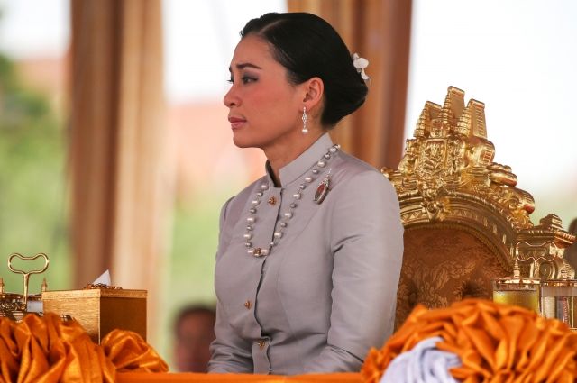 В Таиланде день рождения королевы Сутхиды объявлен национальным праздником