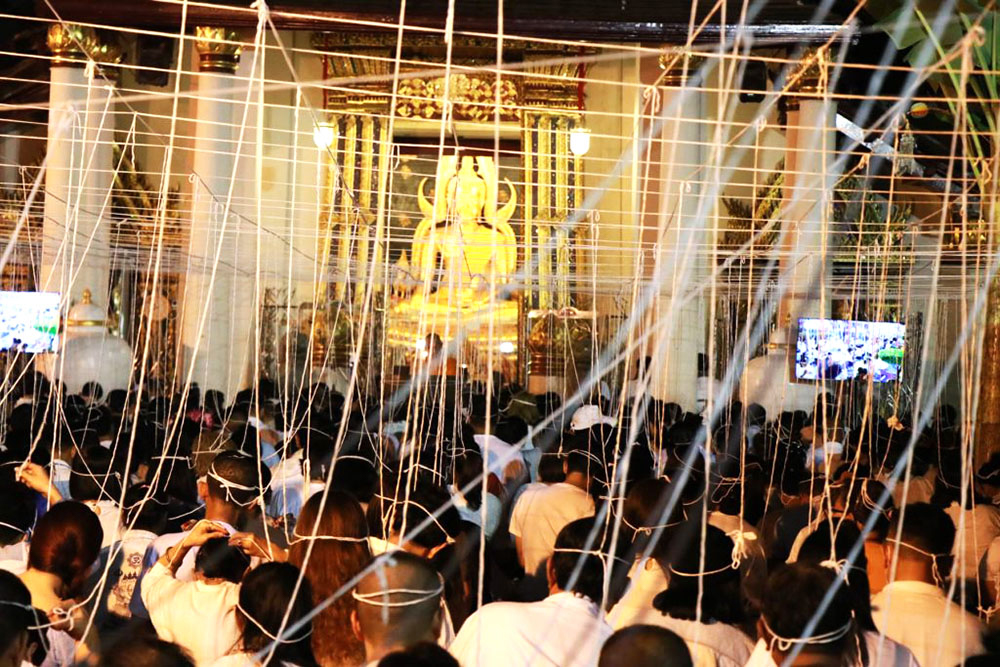 Правительство Таиланда намерено транслировать древнюю молитву