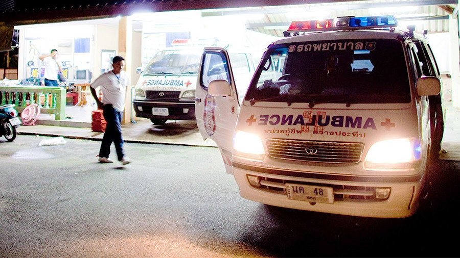 Четыре человека погибли и 17 пострадали в ДТП с пикапом в Таиланде