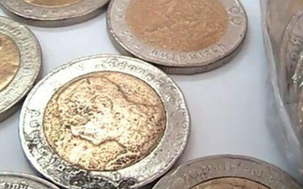 В Таиланде появились фальшивые монеты в 10 батов