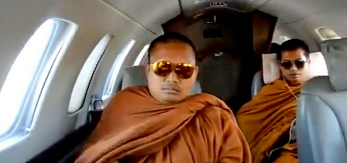 Гламурного экс-монаха экстрадировали из США в Таиланд