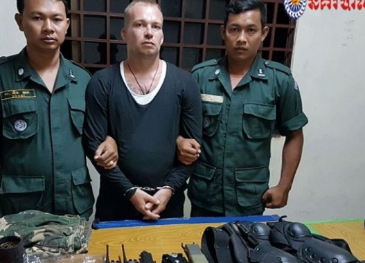 В Камбодже за ношение военной формы задержан россиянин