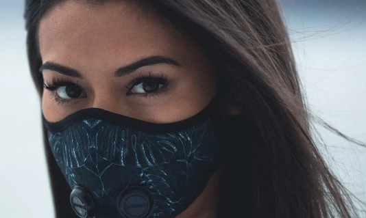 В Паттайе SRRT раздаёт маски для защиты от смога