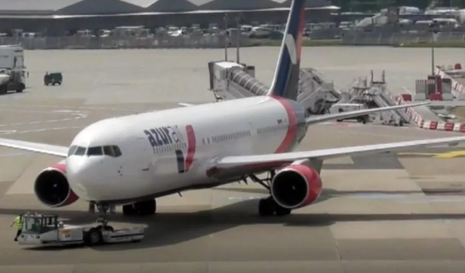 Пассажир самолета в Таиланде вырвал дверь аварийного выхода за секунды до взлета