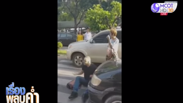 Фаранг сел на "зебру", чтобы напомнить тайским водителям о ПДД