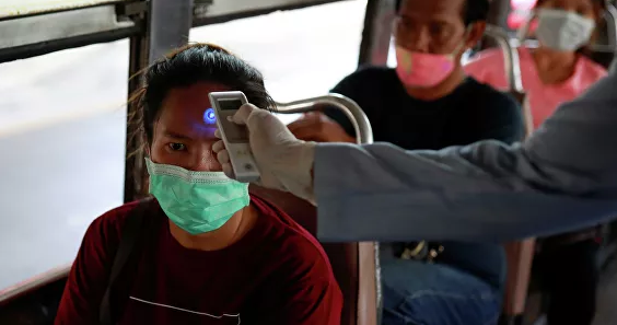 В Таиланде молодежи посоветовали не навещать родных из-за коронавируса
