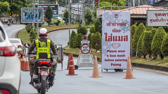 Власти Таиланда рассказали о нарушениях комендантского часа