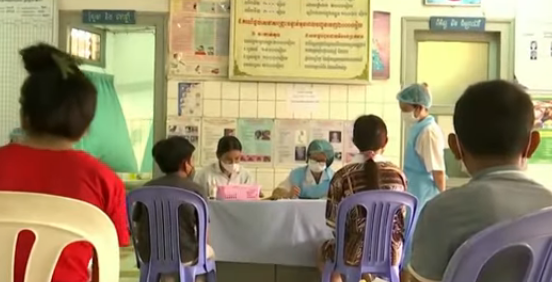 Вакцинацию подростков от COVID-19 начали в Камбодже