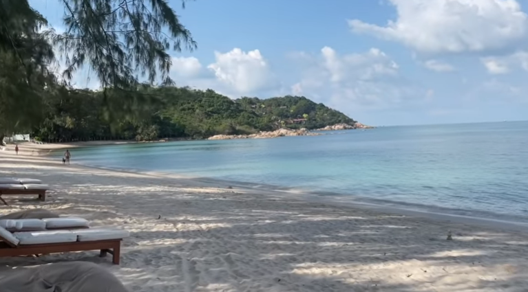Как снять деньги без комиссии в Таиланде? Идеальный пляж на Самуи. Тестируем еду в тай кафешке