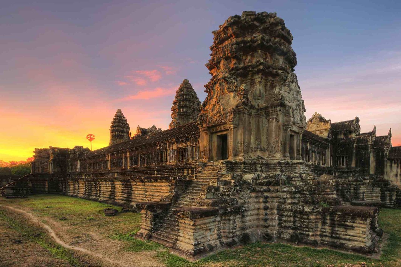 США возвратят Камбодже древнюю статую индуистского Бога войны