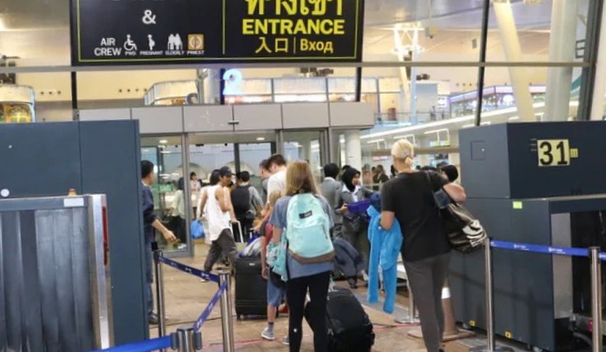 Юрист выступил с разъяснением после депортации российских туристов из Таиланда