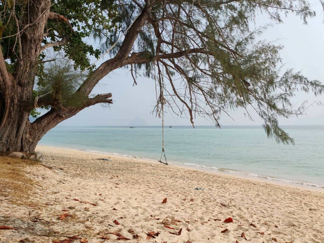 Остров Крадан в Транге с лучшим в мире пляжем будет временно закрыт в следующем месяце