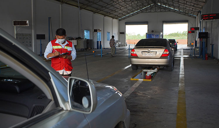 В Камбодже автовладельцев призвали проверить автомобили