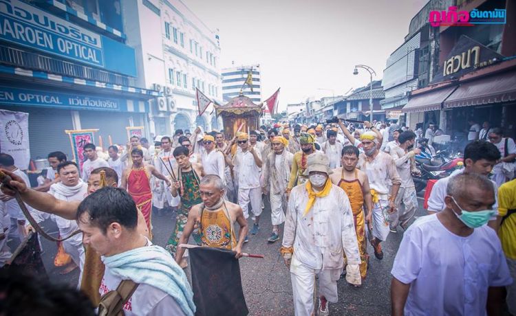 Вегетарианский фестиваль на Пхукете: 16 октября  Церемония шествия, организованная  храмом храма Kathu Shrine