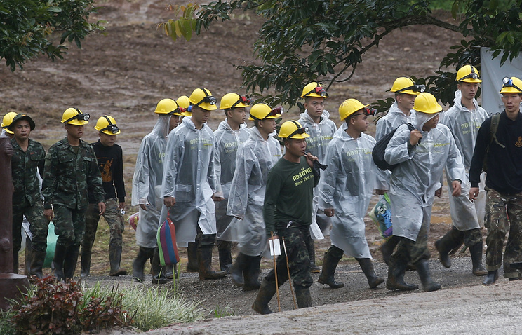 Спасатели в Таиланде приступили к финальной части операции по эвакуации людей из пещеры