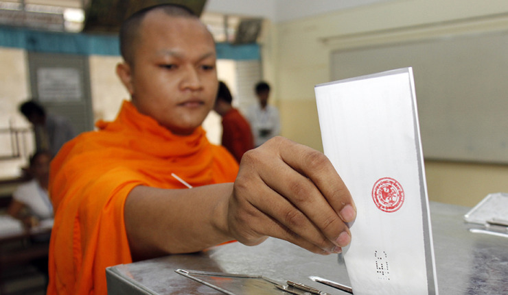 Правящая партия Камбоджи заявила о победе на парламентских выборах