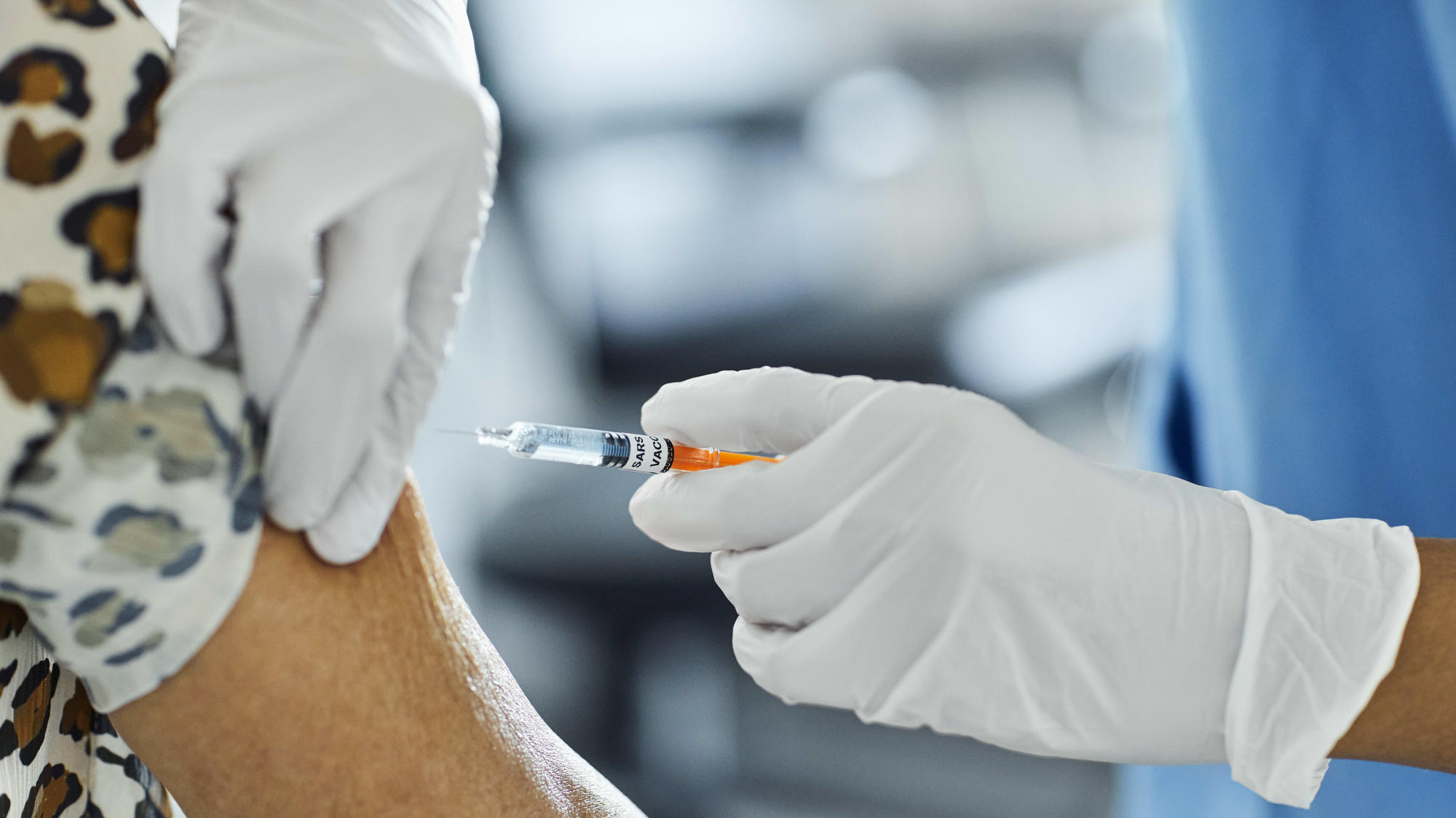 Из-за путаницы в объявлении только 2300 жителей Паттайи сделали вакцину Pfizer от Covid