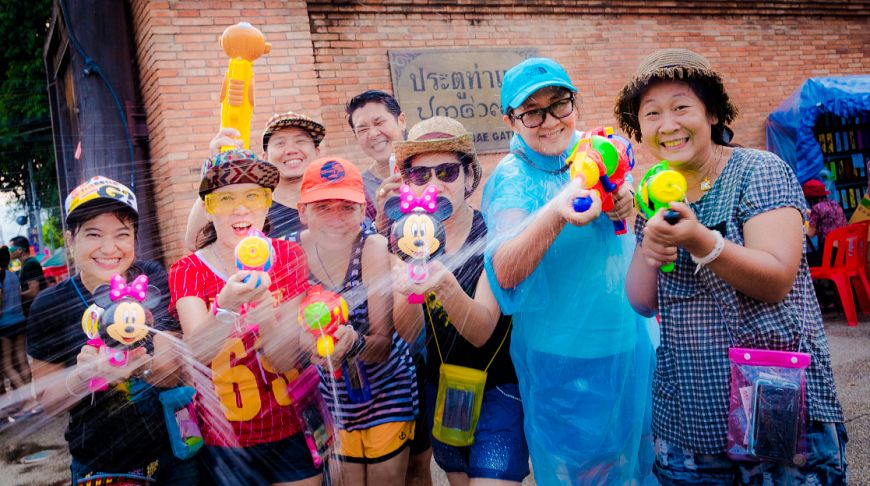 Замочи ближнего своего: где и как отмечать праздник Сонгкран в Таиланде