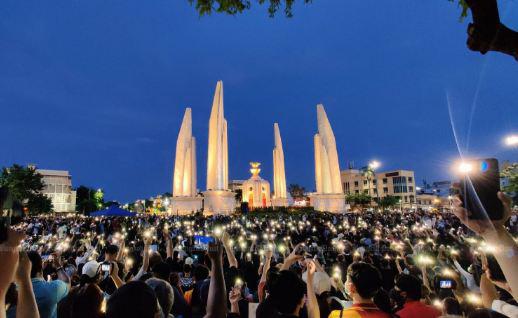 На корню: в Бангкоке призвали переписать Конституцию и распустить парламент