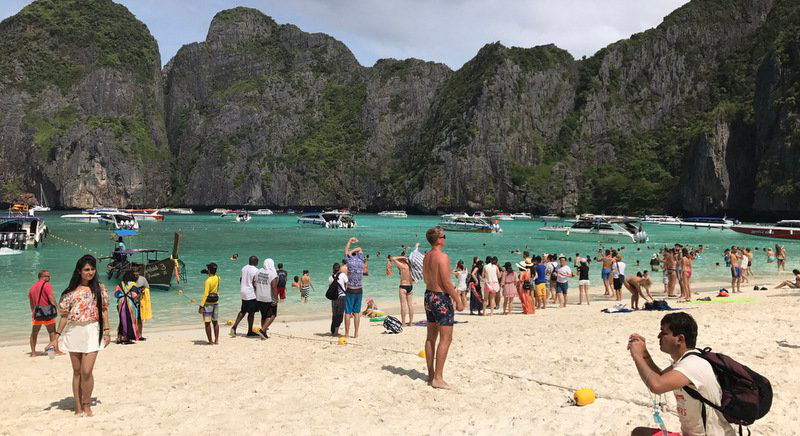До июня 2018 пляж Майя Бэй на острове Пхи-Пхи открыт для посещений без каких-либо ограничений