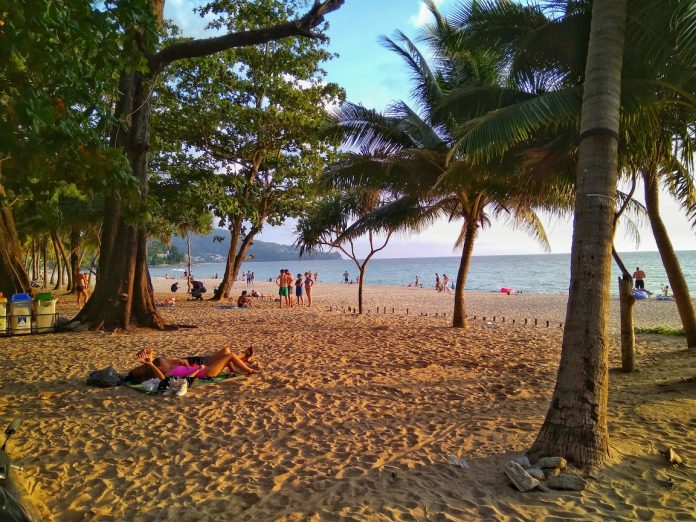 Сурин: Cамый тайский пляж на Пхукете