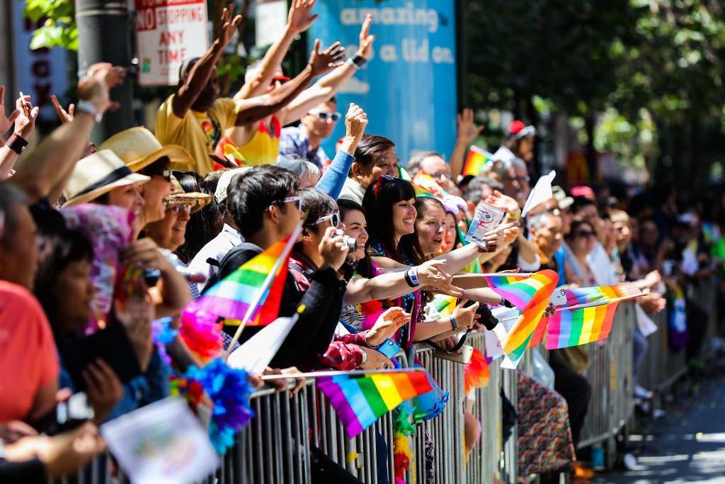 Участников ЛГБТ-движения Нью-Йорка пригласили в Таиланд