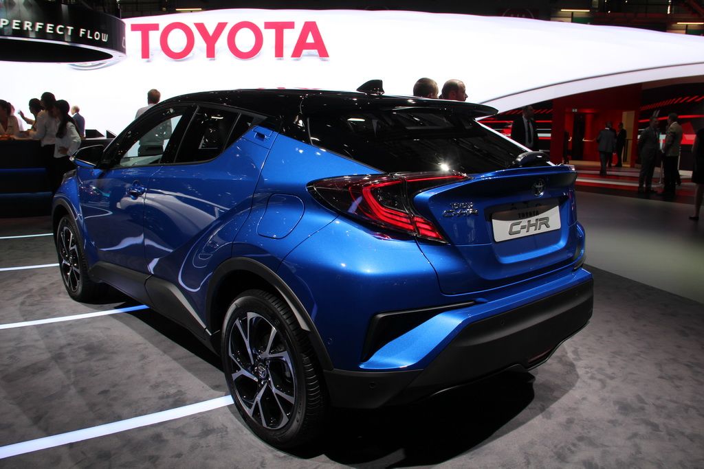 Toyota отзывает кроссоверы C-HR по причине угрозы возгорания