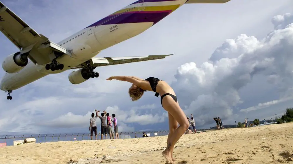В Таиланде запретили фотографироваться на фоне пролетающих самолетов