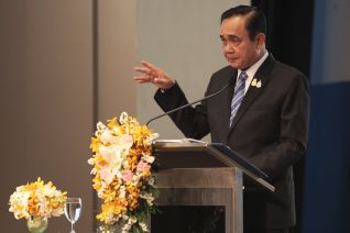 Премьер Таиланда пригрозил арестом водителям, которые загрязняют атмосферу