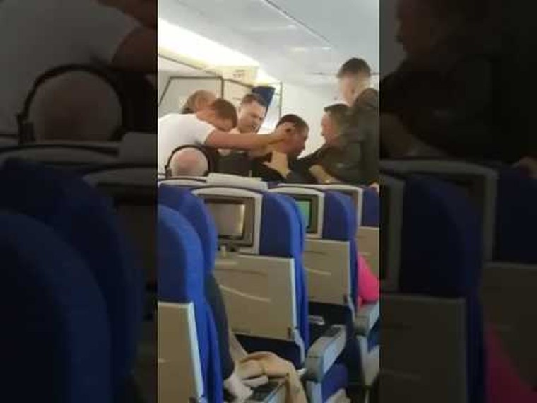 Пассажир рейса Москва — Бангкок устроил пьяный дебош на борту самолета