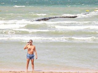 Загадочные "чёрные трубы" вновь всплыли у пляжа Йим-Йом в Паттайе